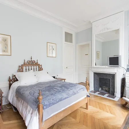 Apartment Veeve - Duplex Near Trocadero Paris