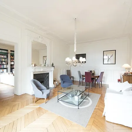 Veeve - Duplex Near Trocadero Apartment