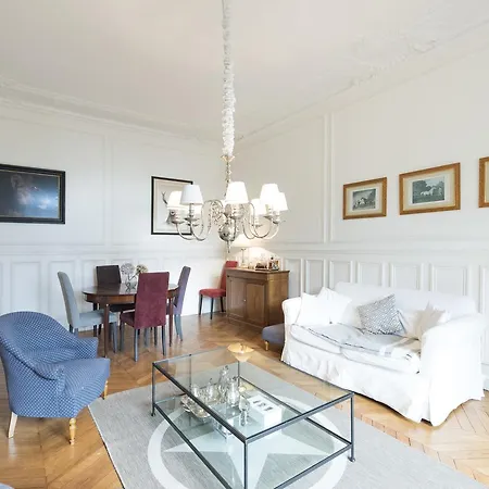 Apartment Veeve - Duplex Near Trocadero Paris